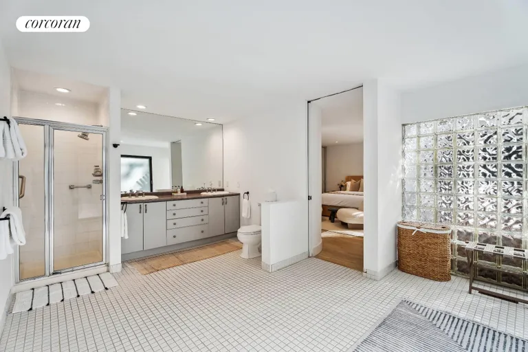 The Hamptons Real Estate | View 3 North Pass Road | room 17 | View 18