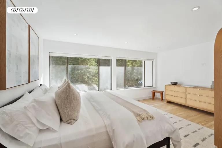 The Hamptons Real Estate | View 3 North Pass Road | room 20 | View 21