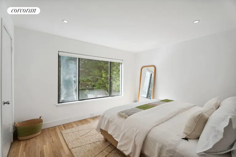 The Hamptons Real Estate | View 3 North Pass Road | room 24 | View 25