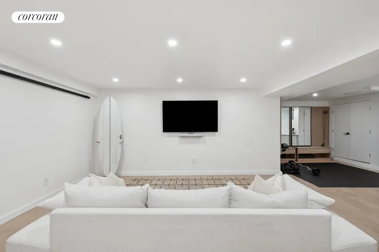 The Hamptons Real Estate | View 3 North Pass Road | room 26 | View 27