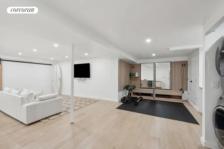 The Hamptons Real Estate | View 3 North Pass Road | room 27 | View 28