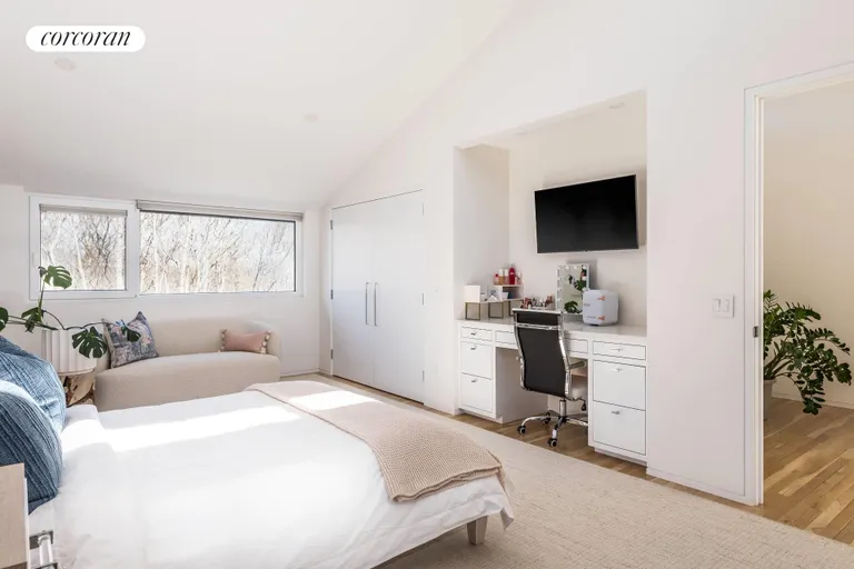 New York City Real Estate | View 32 Island View Drive West | Guest Bedroom | View 20