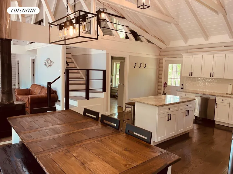 The Hamptons Real Estate | View 1710 Gull Pond Lane | room 3 | View 4