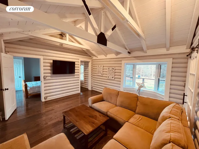 The Hamptons Real Estate | View 1710 Gull Pond Lane | room 5 | View 6