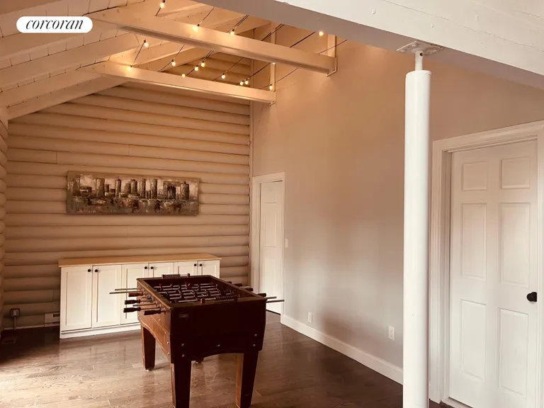The Hamptons Real Estate | View 1710 Gull Pond Lane | room 11 | View 12