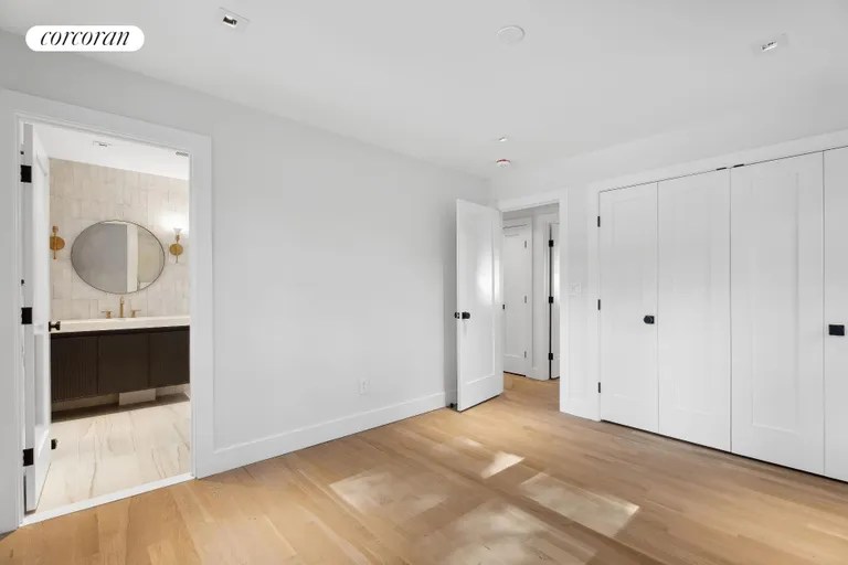 New York City Real Estate | View 41 Hampton Court | room 5 | View 6