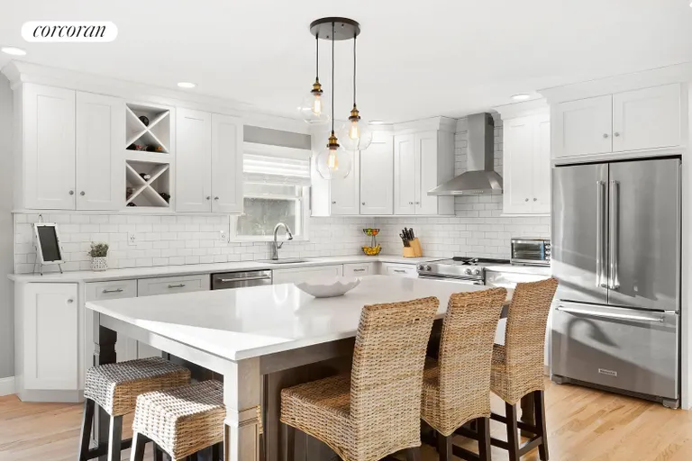 New York City Real Estate | View 1 Eastridge Court | Beautiful Eat-in-Kitchen | View 5