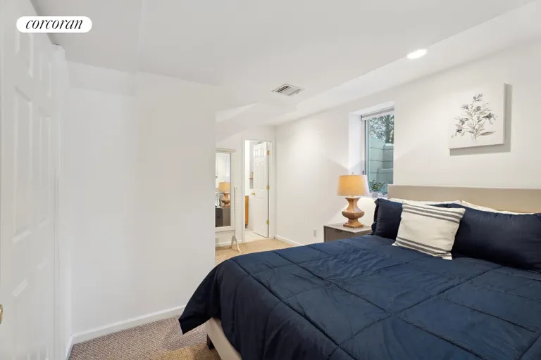 New York City Real Estate | View 39 Hollow Lane | room 25 | View 26