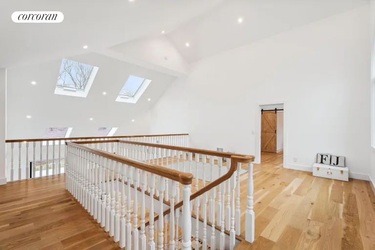 New York City Real Estate | View 28 Old Meeting House Road | Loft | View 18