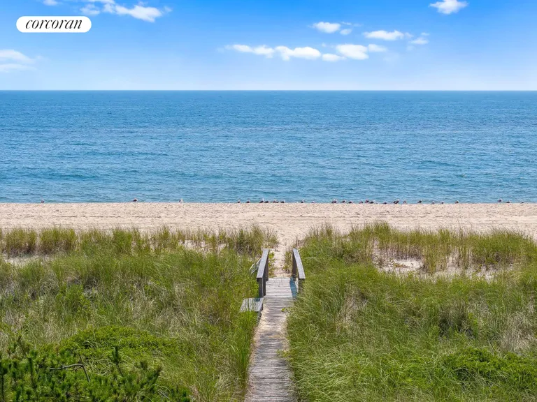 New York City Real Estate | View 125 & 128 Dune Road | room 6 | View 7