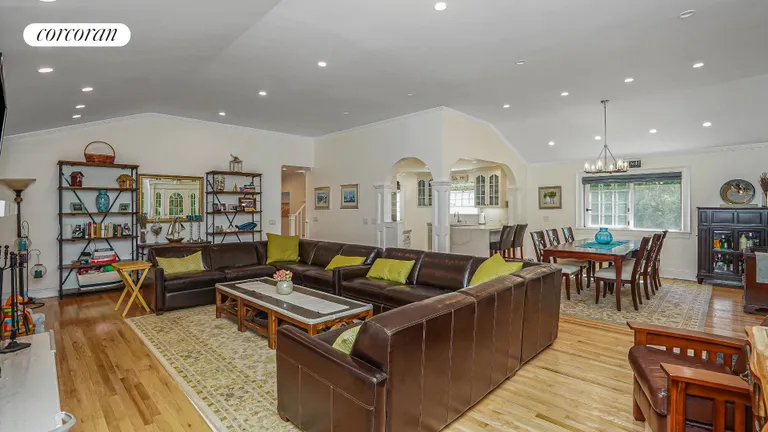 New York City Real Estate | View 27 Manor Lane | room 4 | View 5