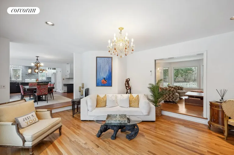 New York City Real Estate | View 73 Glenview Drive | room 4 | View 5