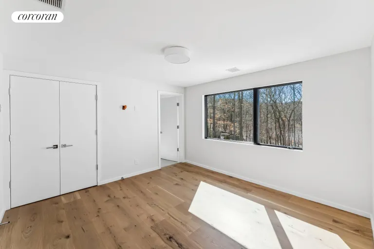 New York City Real Estate | View 67 Laurel Lane | room 22 | View 23