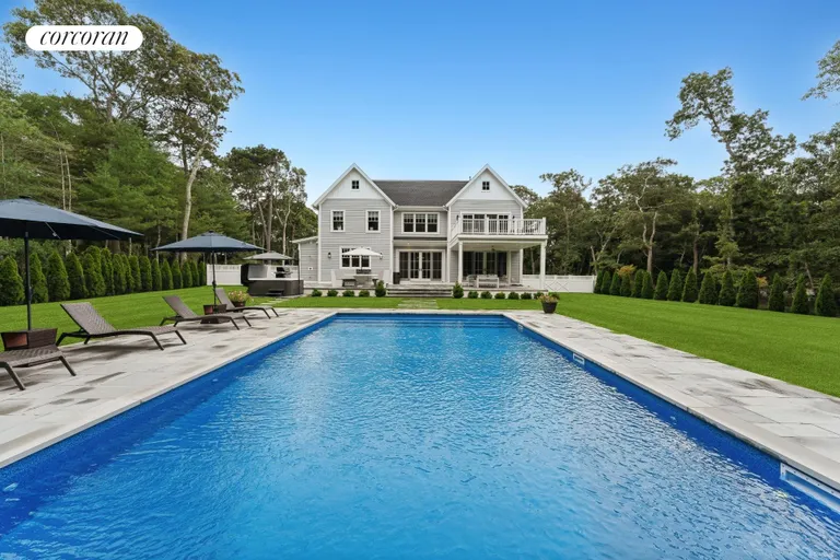 The Hamptons Real Estate | View 9 Mill Road | 6 Beds, 5 Baths | View 1