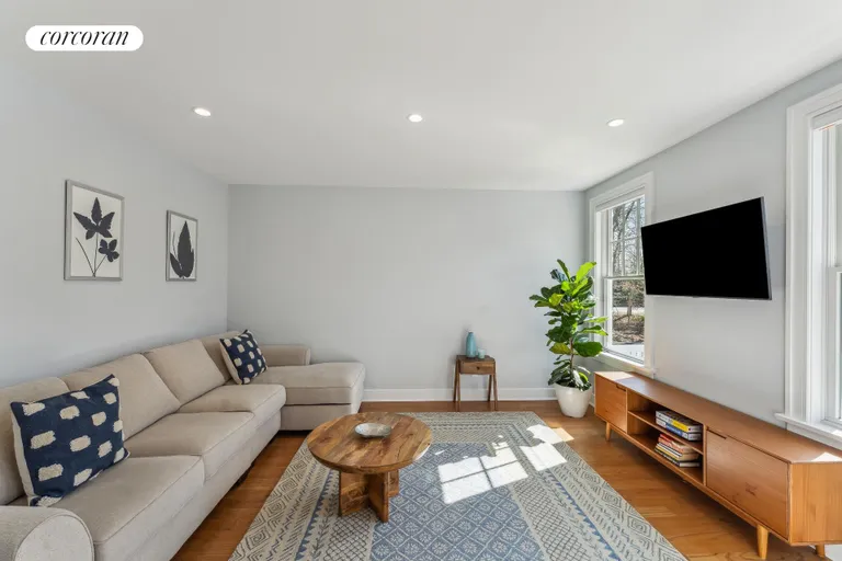 The Hamptons Real Estate | View 9 Mill Road | room 8 | View 9