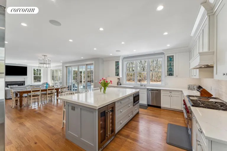 The Hamptons Real Estate | View 9 Mill Road | room 11 | View 12