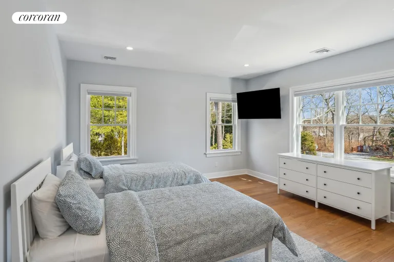 The Hamptons Real Estate | View 9 Mill Road | room 25 | View 26