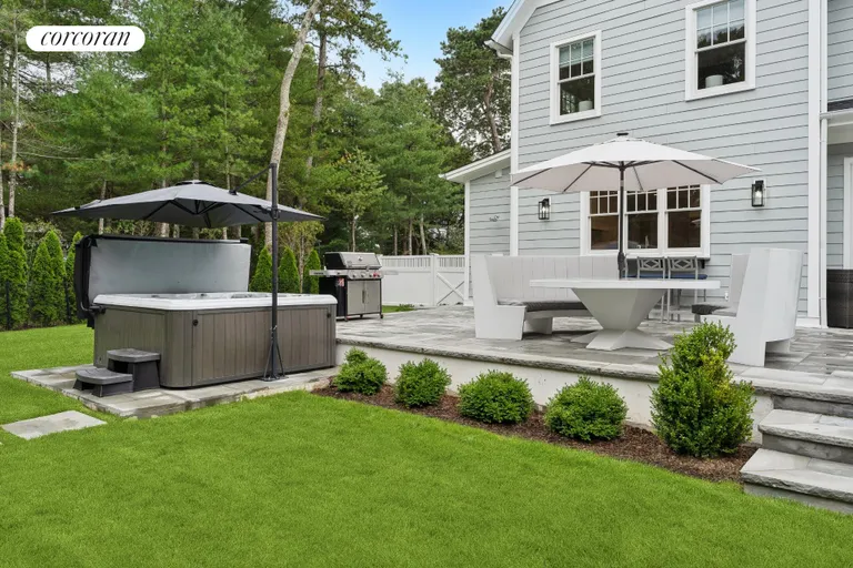 The Hamptons Real Estate | View 9 Mill Road | room 29 | View 30