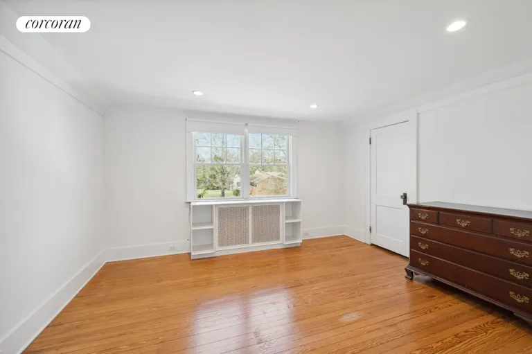 New York City Real Estate | View 27 South Ferry Road | room 9 | View 10