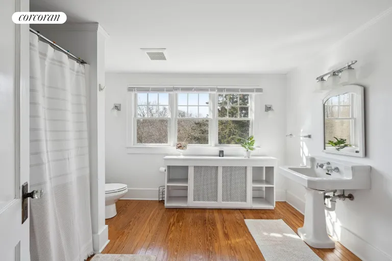 New York City Real Estate | View 27 South Ferry Road | room 10 | View 11
