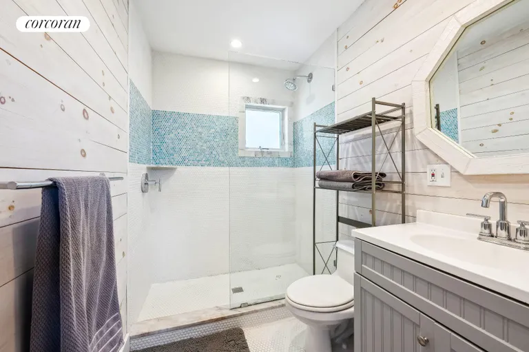 New York City Real Estate | View 2395 Bay Ave | Full Bathroom | View 18