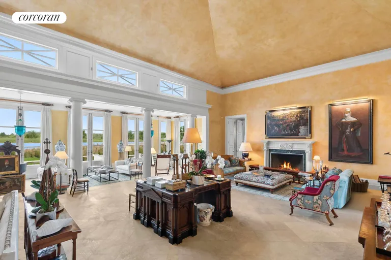 The Hamptons Real Estate | View 623 Halsey Neck Lane | room 3 | View 4