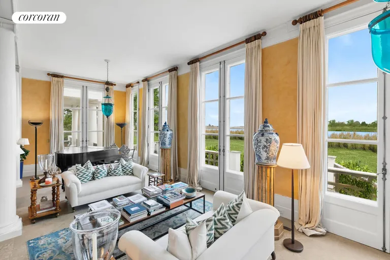 The Hamptons Real Estate | View 623 Halsey Neck Lane | room 7 | View 8