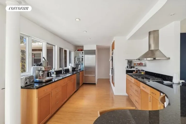 New York City Real Estate | View 250 Pine Tree Ext | Kitchen | View 16
