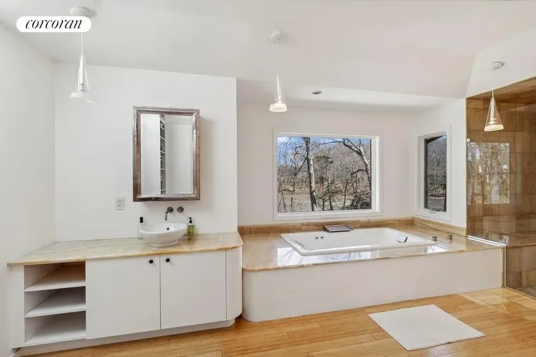 New York City Real Estate | View 250 Pine Tree Ext | Primary Ensuite | View 26