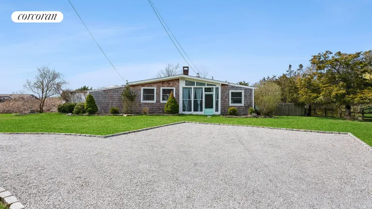 The Hamptons Real Estate | View 9 Tanners Neck Lane | 9 Tanners Neck Lane | View 2