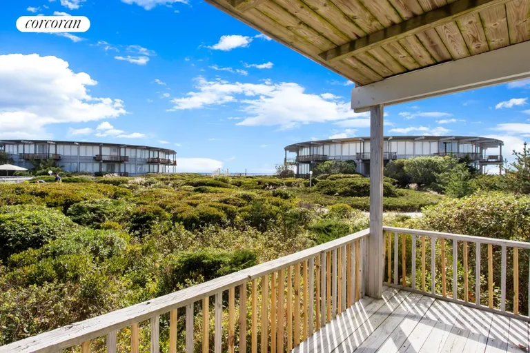 The Hamptons Real Estate | View 101 Dune Road | Private Deck | View 4