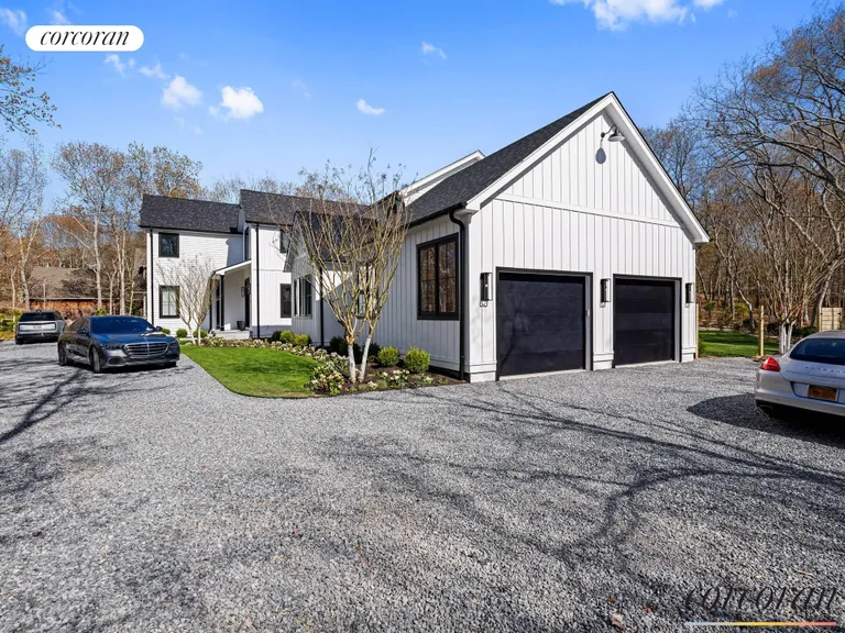 New York City Real Estate | View 116 Middle Line Highway | Attached Garage | View 24