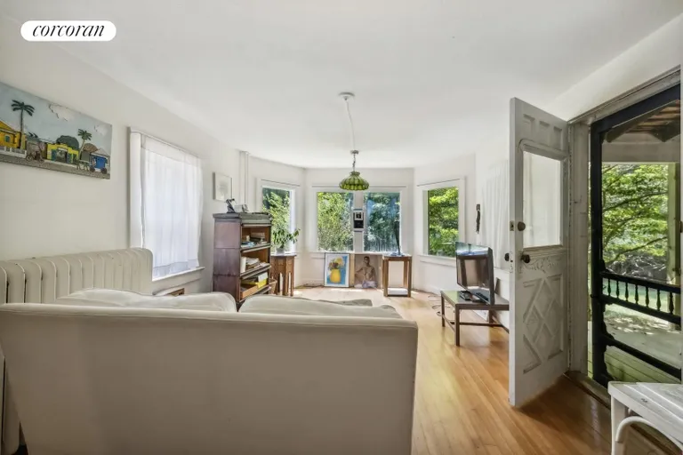 New York City Real Estate | View 441 Old Stone Highway | room 7 | View 8