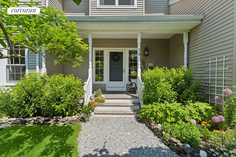 The Hamptons Real Estate | View 29 Hollow Lane | room 2 | View 3