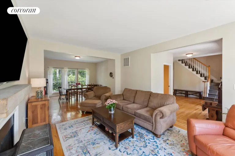 The Hamptons Real Estate | View 29 Hollow Lane | room 3 | View 4