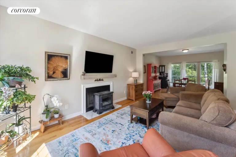 The Hamptons Real Estate | View 29 Hollow Lane | room 7 | View 8