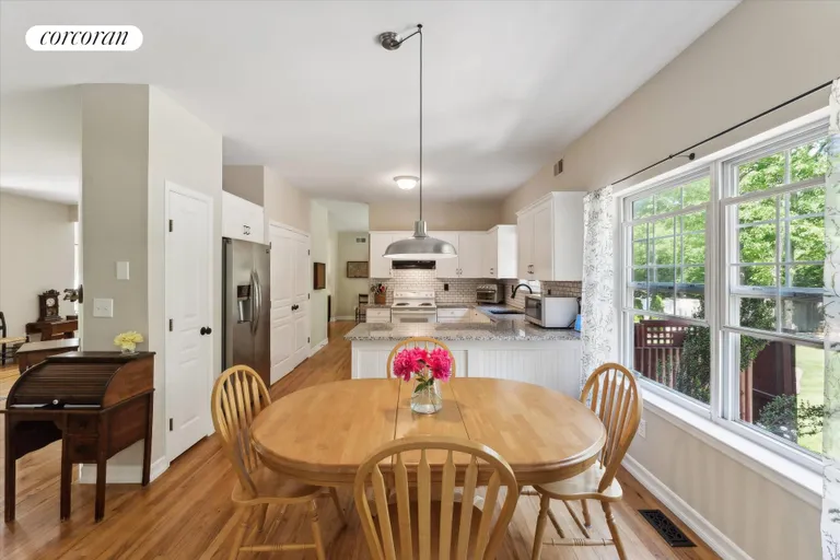 The Hamptons Real Estate | View 29 Hollow Lane | room 14 | View 15