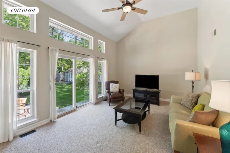 The Hamptons Real Estate | View 29 Hollow Lane | room 16 | View 17