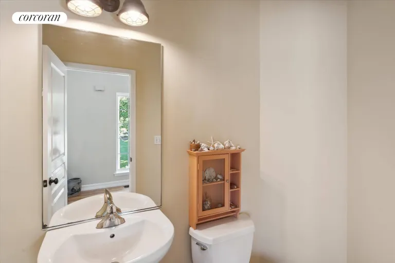 The Hamptons Real Estate | View 29 Hollow Lane | room 17 | View 18