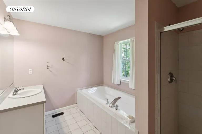 The Hamptons Real Estate | View 29 Hollow Lane | room 20 | View 21