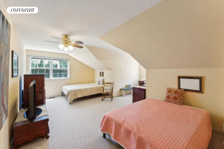 The Hamptons Real Estate | View 29 Hollow Lane | room 21 | View 22