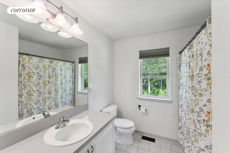 The Hamptons Real Estate | View 29 Hollow Lane | room 23 | View 24