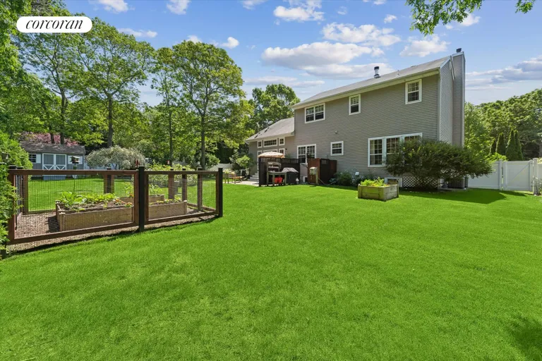 The Hamptons Real Estate | View 29 Hollow Lane | room 29 | View 30