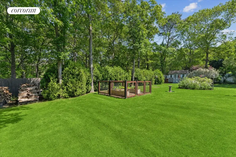 The Hamptons Real Estate | View 29 Hollow Lane | room 30 | View 31