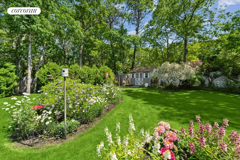 The Hamptons Real Estate | View 29 Hollow Lane | room 31 | View 32