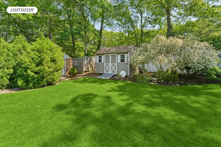 The Hamptons Real Estate | View 29 Hollow Lane | room 32 | View 33