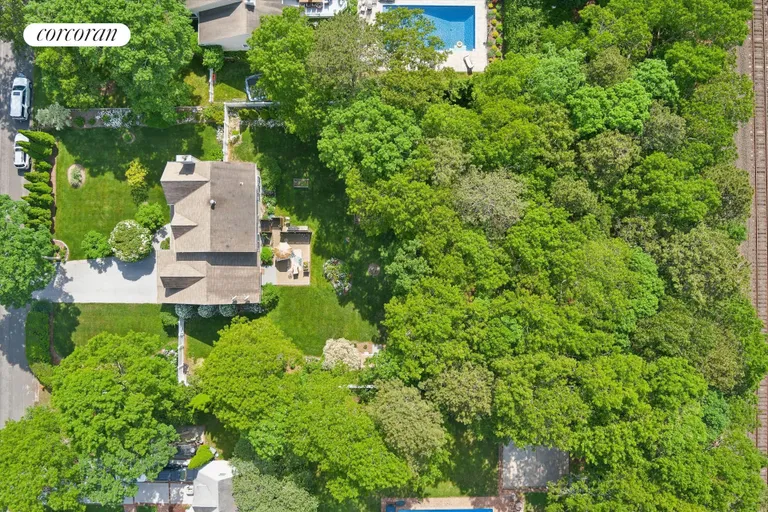 The Hamptons Real Estate | View 29 Hollow Lane | room 33 | View 34