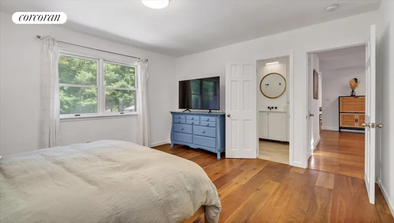 New York City Real Estate | View 18 Bay View Road | Primary Bedroom With Full En-Suite Bath | View 17