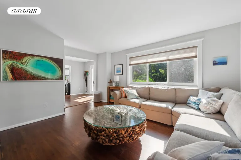 New York City Real Estate | View 24 Crestview Drive | room 4 | View 5