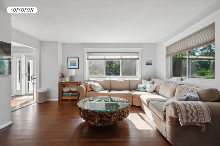 New York City Real Estate | View 24 Crestview Drive | room 5 | View 6